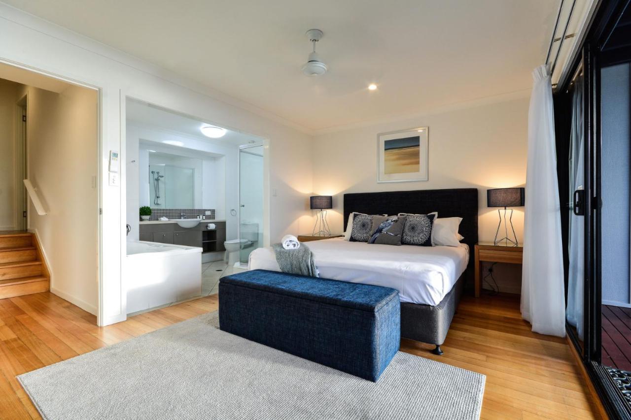 Shorelines 31 Renovated Upmarket Two Bedroom Apartment With Ocean Views And Buggy Isla Hamilton Exterior foto
