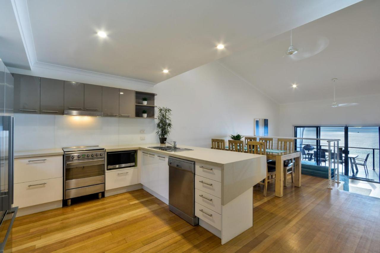 Shorelines 31 Renovated Upmarket Two Bedroom Apartment With Ocean Views And Buggy Isla Hamilton Exterior foto