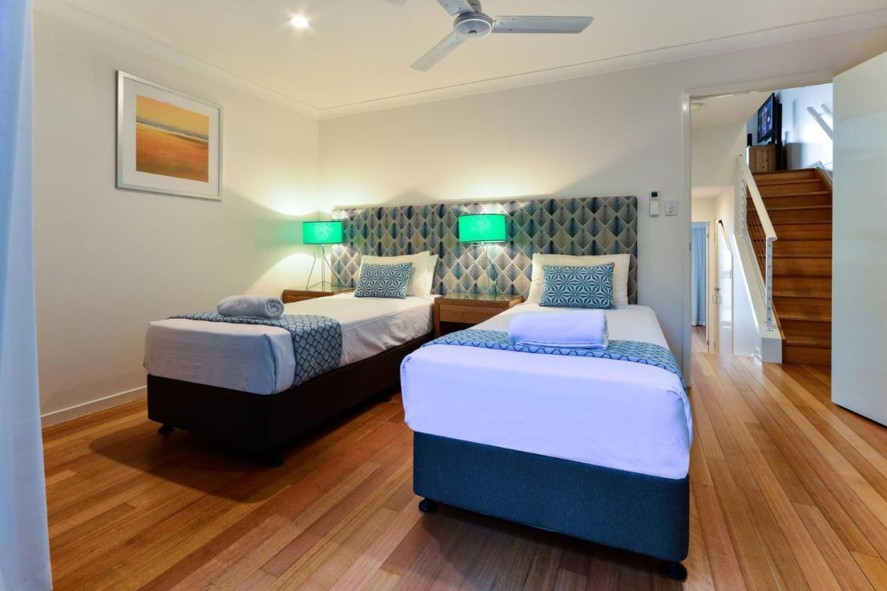 Shorelines 31 Renovated Upmarket Two Bedroom Apartment With Ocean Views And Buggy Isla Hamilton Exterior foto